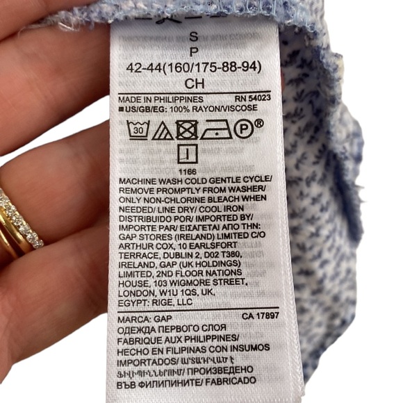 Gap Blue Print Top - Picture 4 of 6